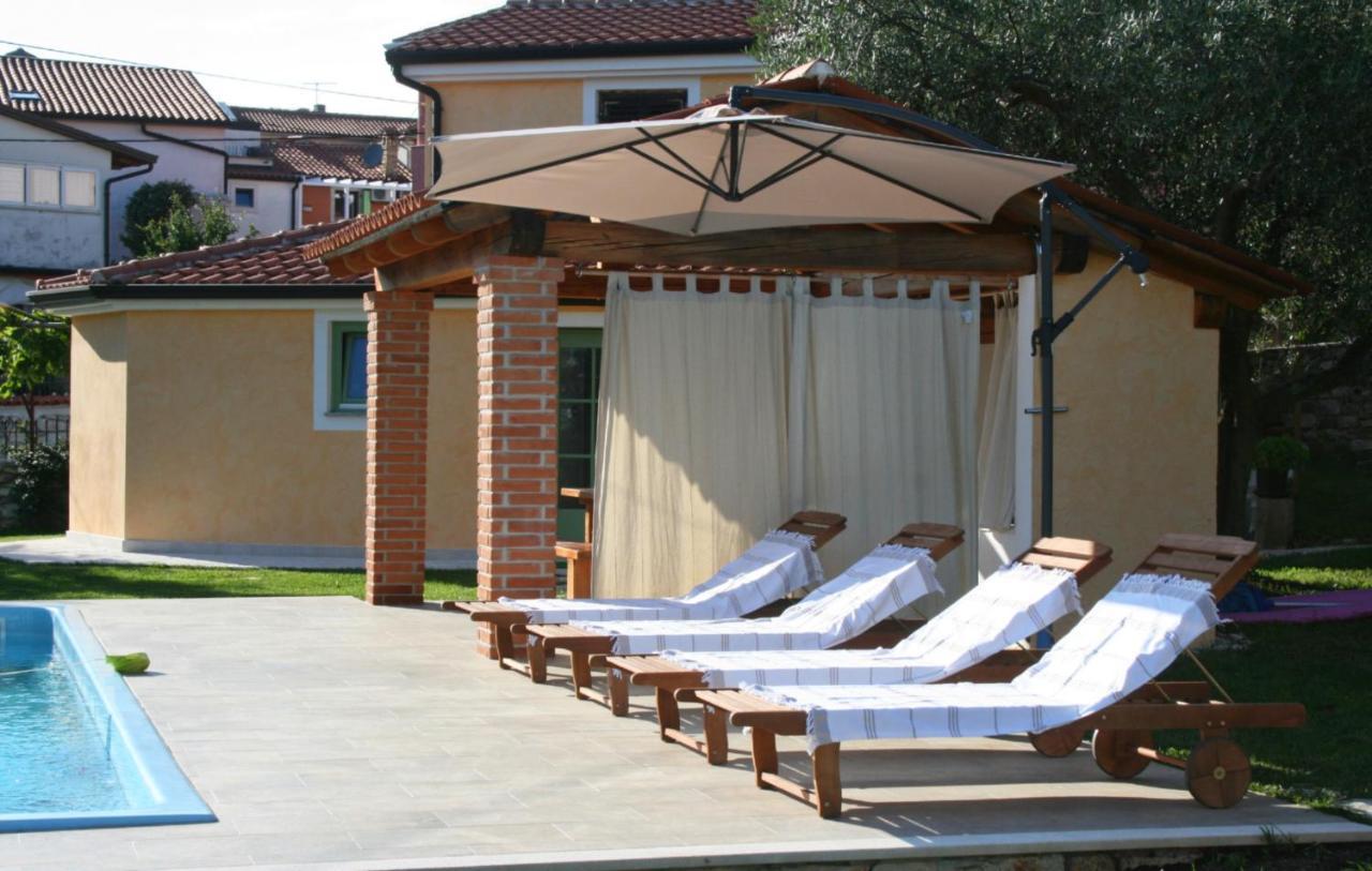 ברטוניגלה Damjanic Holiday House מראה חיצוני תמונה