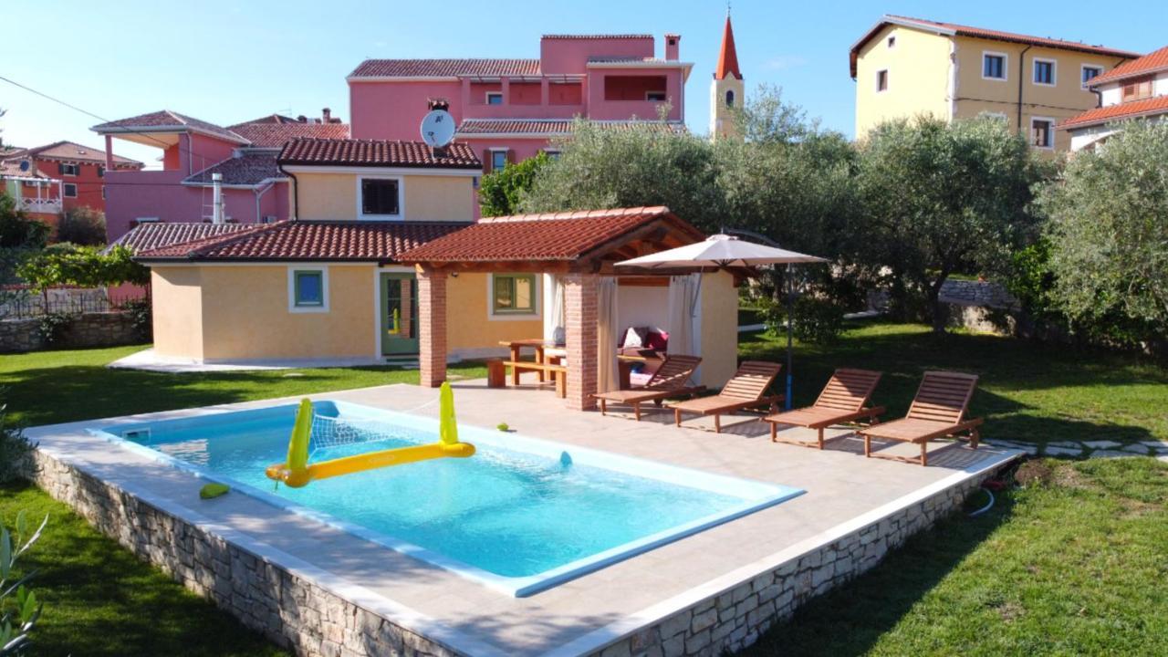 ברטוניגלה Damjanic Holiday House מראה חיצוני תמונה
