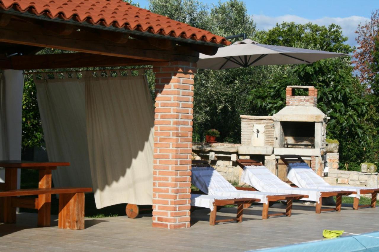 ברטוניגלה Damjanic Holiday House מראה חיצוני תמונה