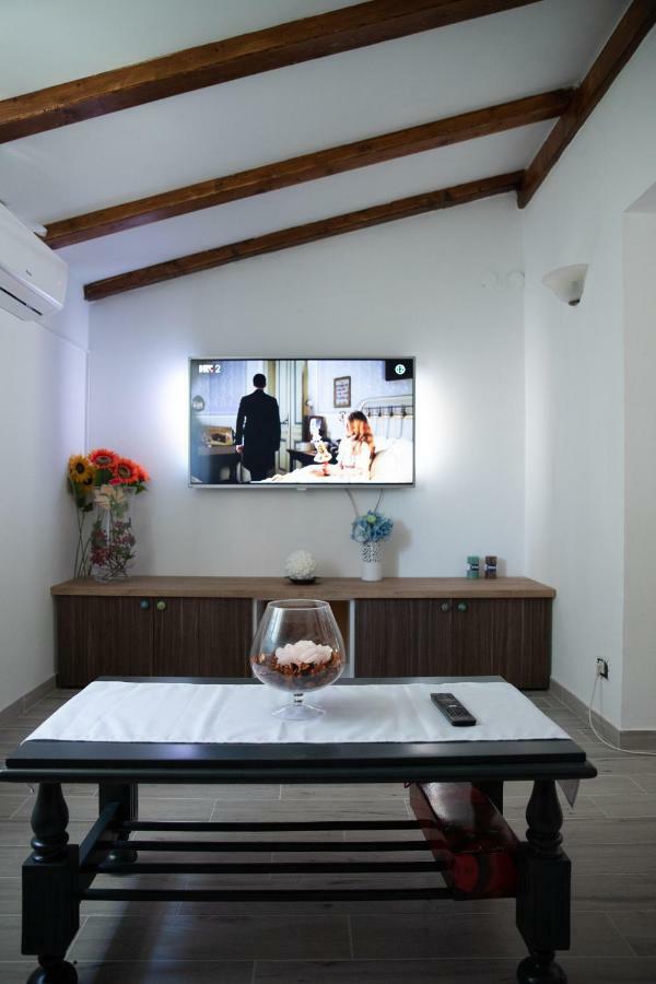ברטוניגלה Damjanic Holiday House מראה חיצוני תמונה