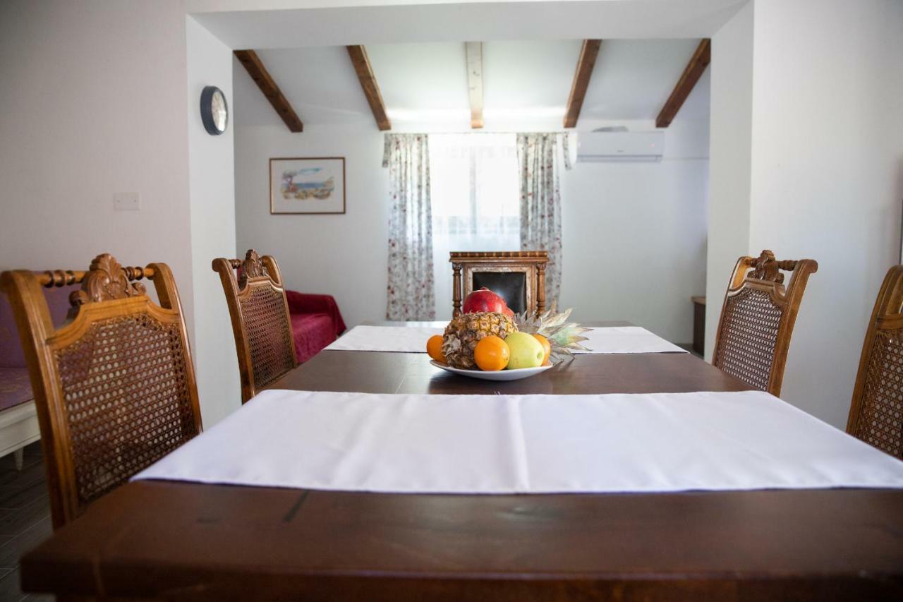 ברטוניגלה Damjanic Holiday House מראה חיצוני תמונה