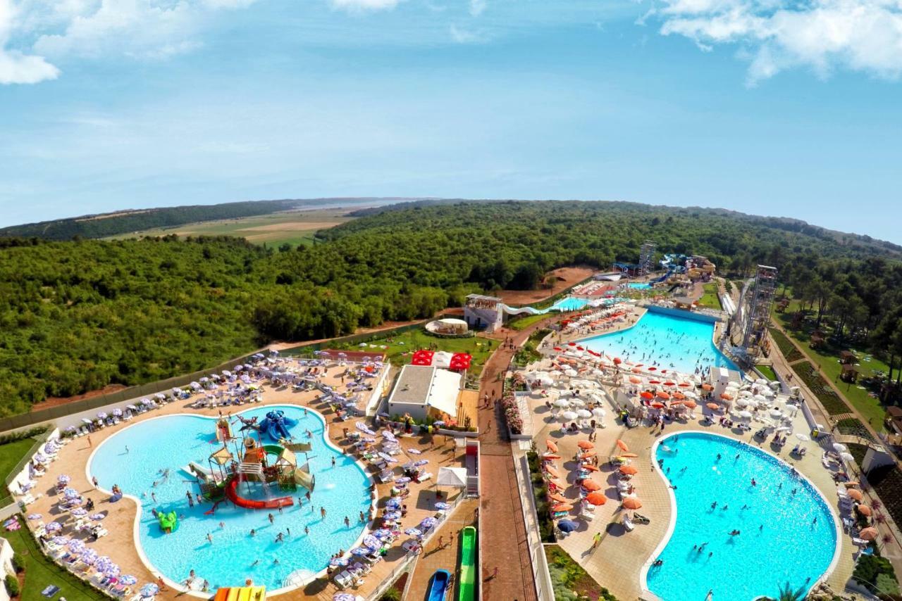 ברטוניגלה Damjanic Holiday House מראה חיצוני תמונה